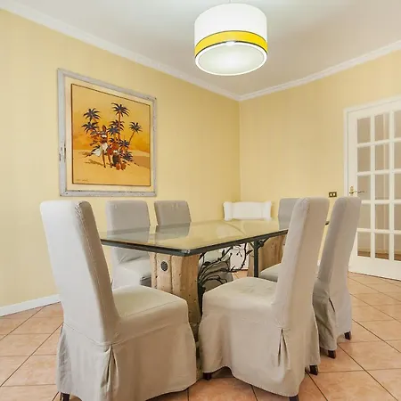 Apartmán Eur Luminous And Large Family Terrace